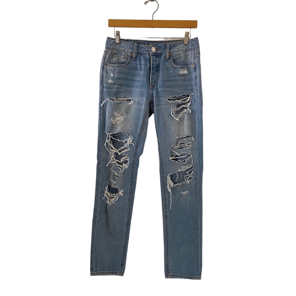 American Eagle Outfitters Women’s Mid-rise Distressed Tom Girl Jeans Light Wash